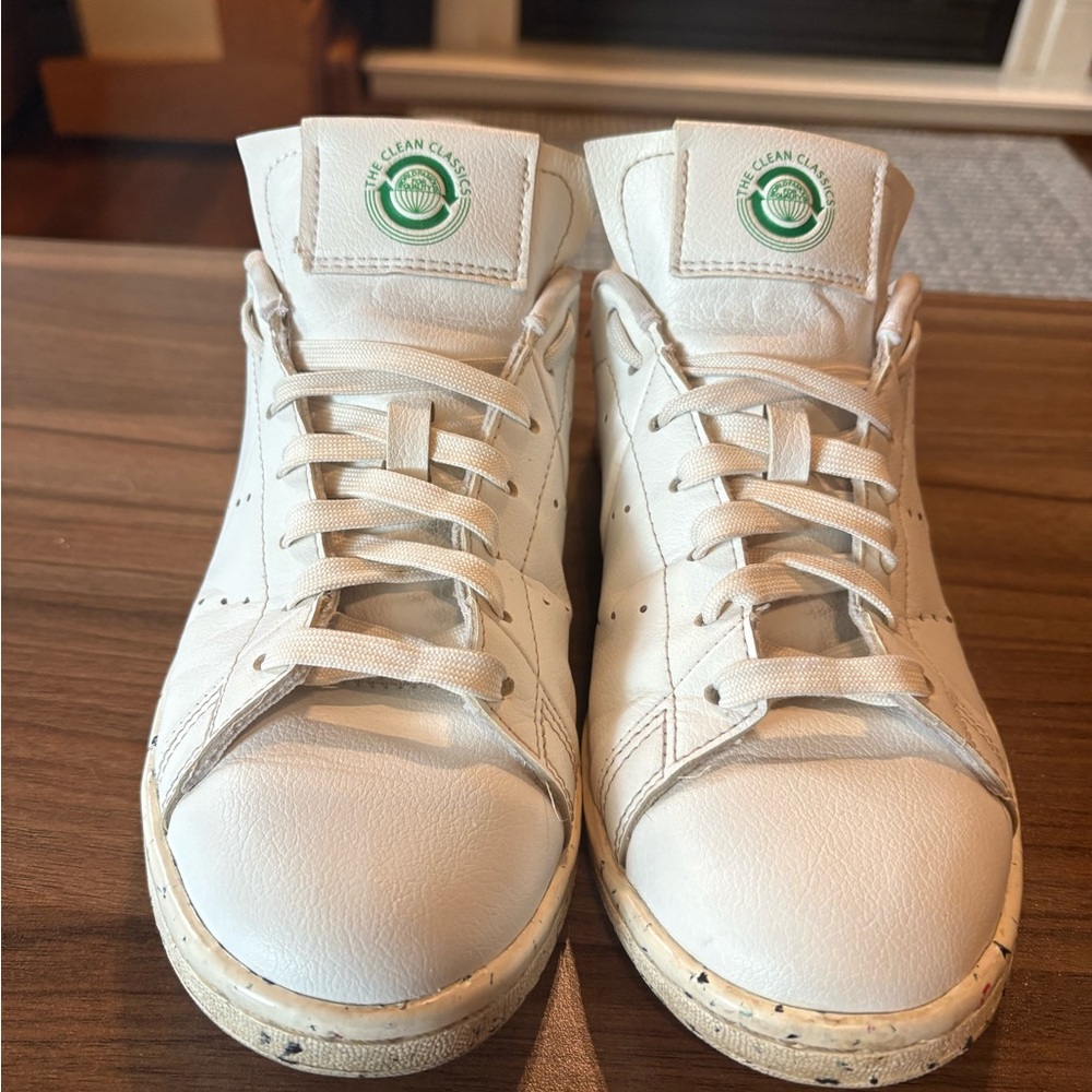 Adidas “Clean Classics” Stan Smith. Size 7.5. Cork insoles